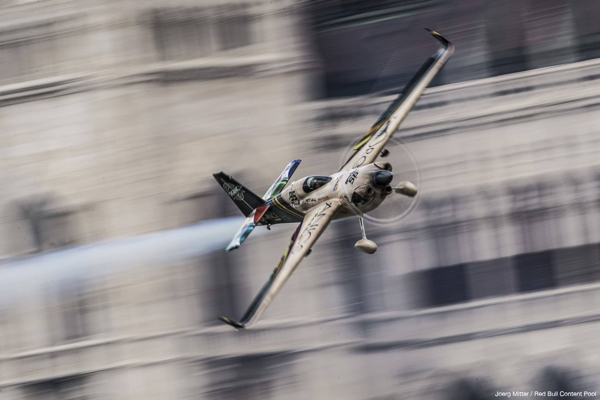 Winning the Red Bull Airrace