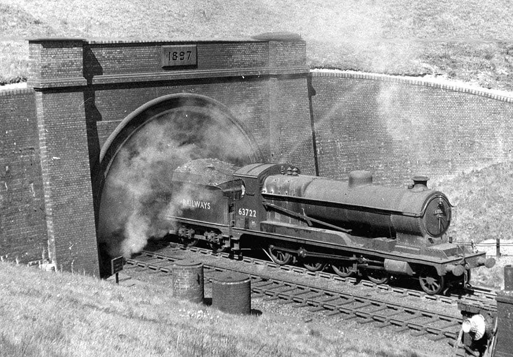 The Catesby Tunnel in 1949. It's large width makes it ideal for an aerodynamic test facility. CREDIT: www.warwickshirerailways.com